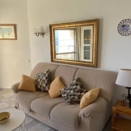 Apartment Cozy With First Line Seaview In Perfect Location, Near The Marina