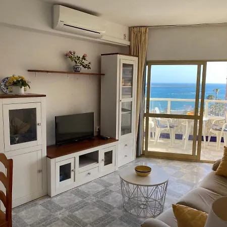 Apartment Cozy With First Line Seaview In Perfect Location, Near The Marina Benalmadena